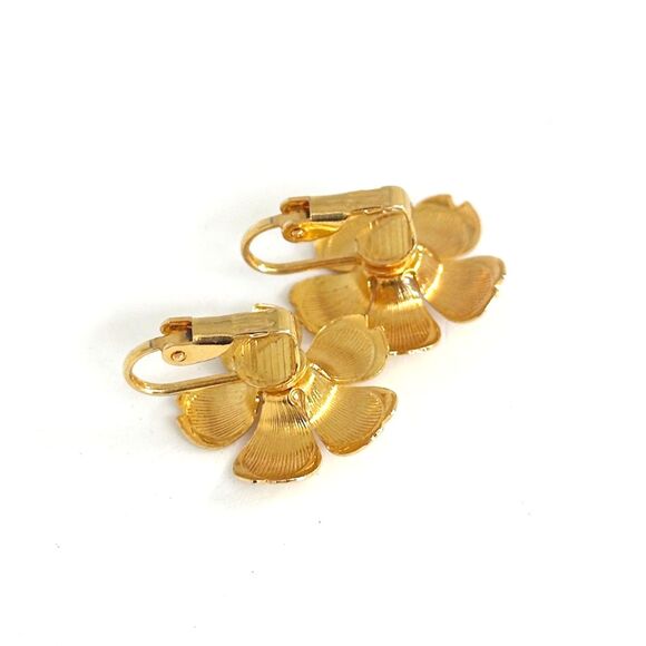 Gold Tone Flower Earrings Faux Pearl Center Clip On - Picture 4 of 5